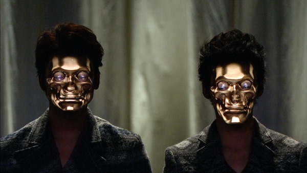 Deze "kunst hackers" toveren robot's, aliens en tijgers op hun gezicht
